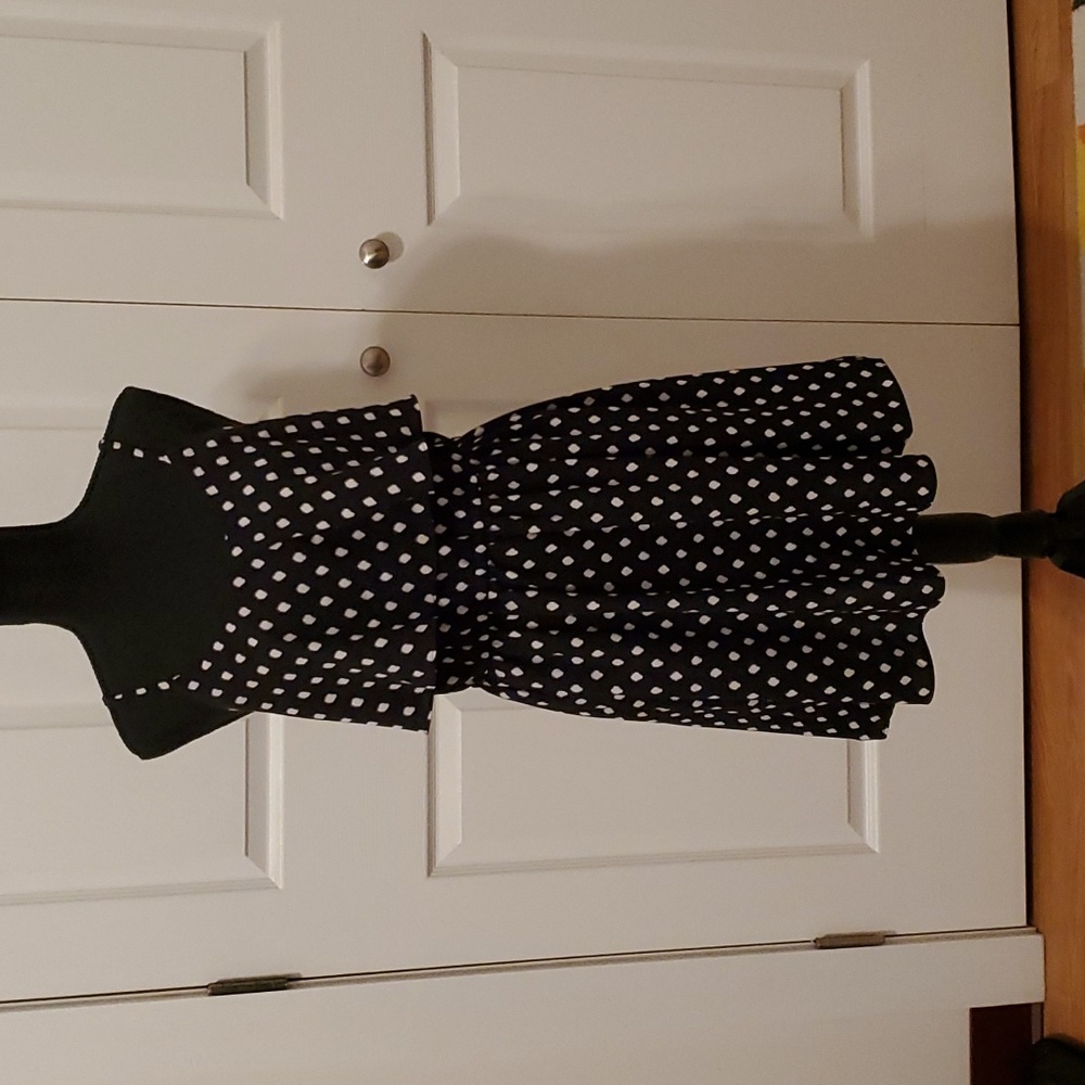 Adorable Black and White Polka Dot Dress with Flattering Neckline Size M